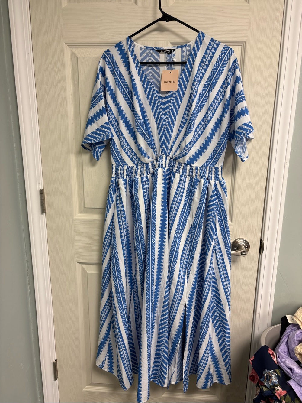NWT Bloomchic Size 10 White and Blue Dress with side slits